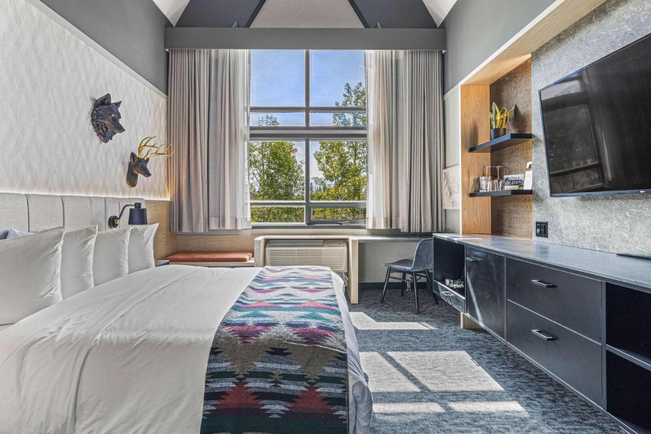 Mtn House By Basecamp Hotel Canmore Exterior foto