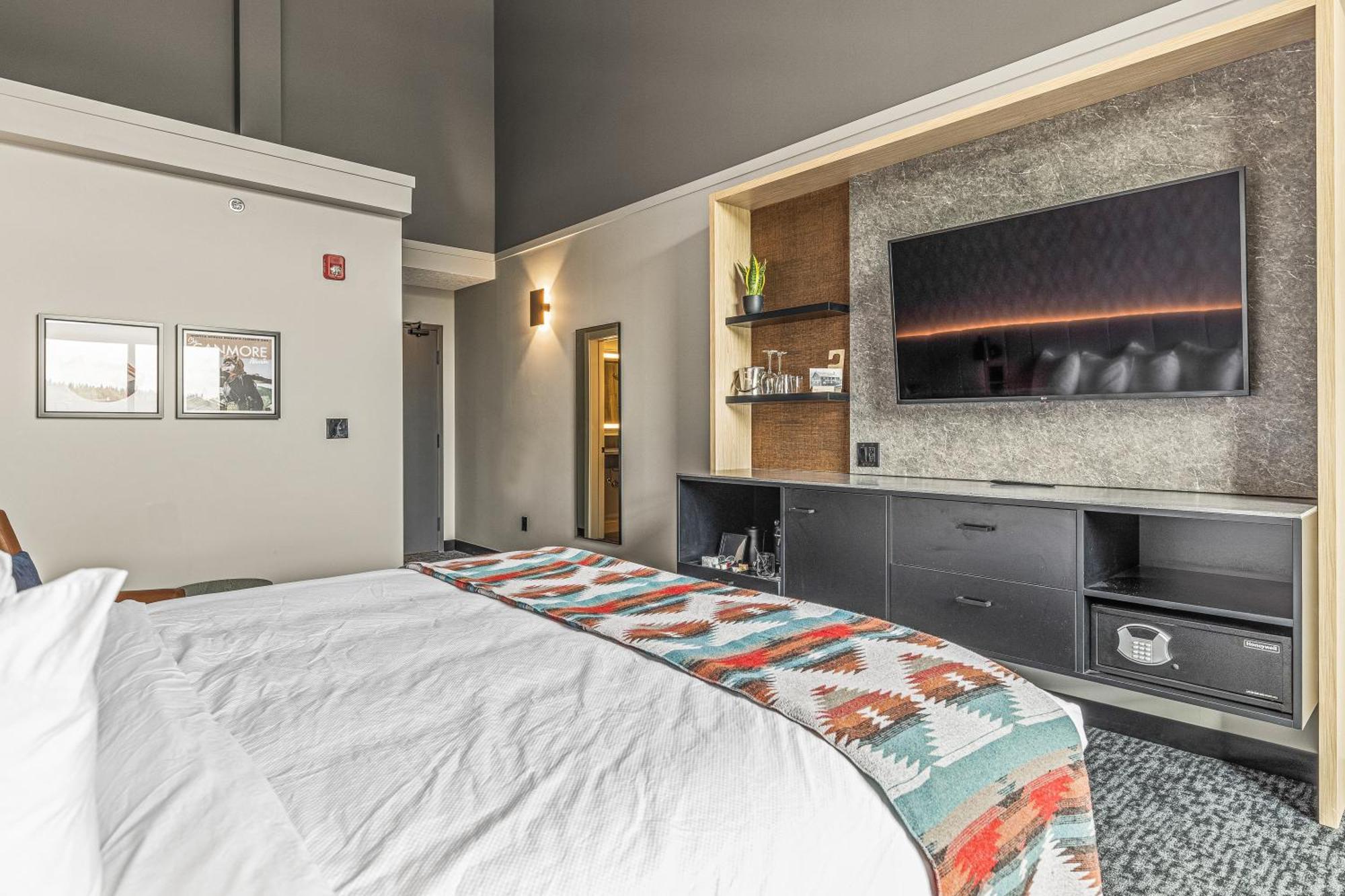 Mtn House By Basecamp Hotel Canmore Exterior foto